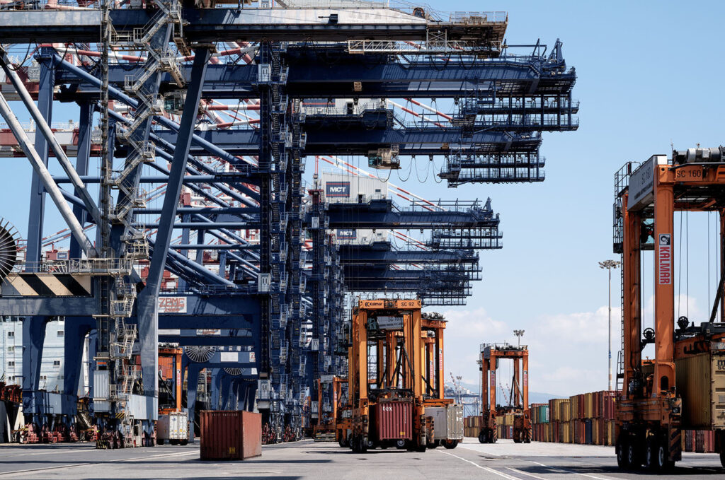 IL PORTO DI GIOIA TAURO E LA LEICA S